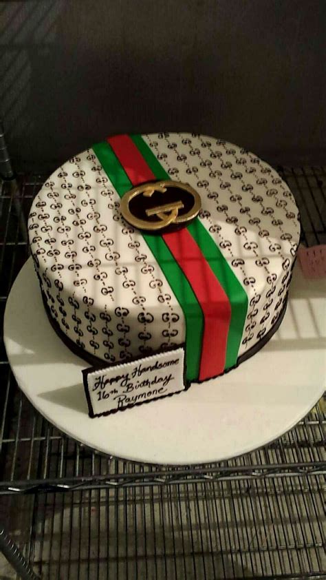 verjaardagstaart gucci|Gucci birthday cake .